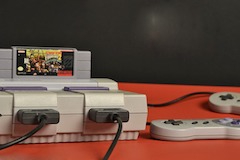 90er Retro Kult bei Gamern mit der SNES Spielekonsole