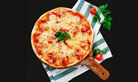 Steinbackofen selber bauen und Pizza drin zubereiten