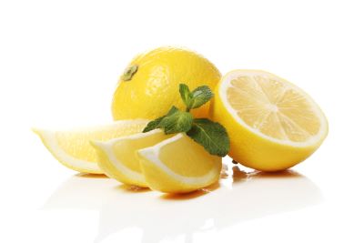 Obstfliegenfalle mit Zitrone